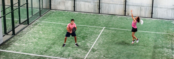 Os 5 melhores campos de padel para jogar com os amigos no Oeste