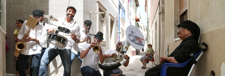 Do jazz ao fado. Programa Esquininhas leva 6 concertos às ruas da Nazaré